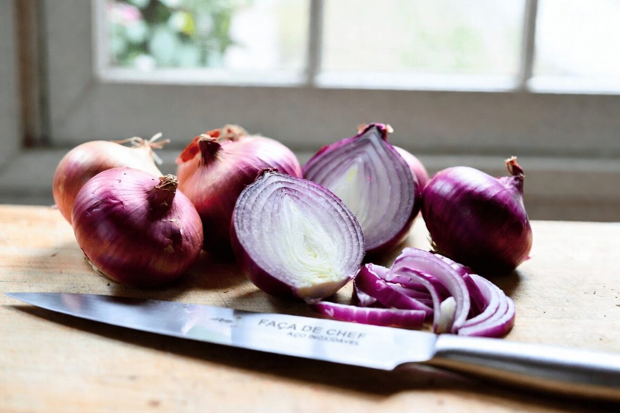 Descubra como as cebolas roxas se encaixam nos hábitos diários para ajudar a manter níveis saudáveis de açúcar no sangue