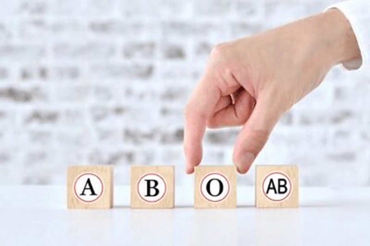 As Formas Surpreendentes Como Seu Tipo Sanguíneo Pode Influenciar Seus Riscos à Saúde e o Que Isso Significa para Você