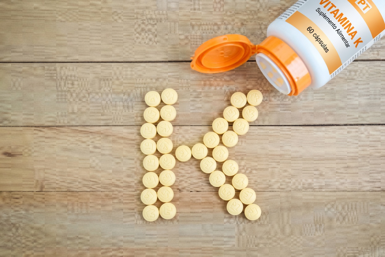 IDOSOS, ESTA vitamina acaba com as cãibras e restaura a força das pernas como se você tivesse 40 anos!