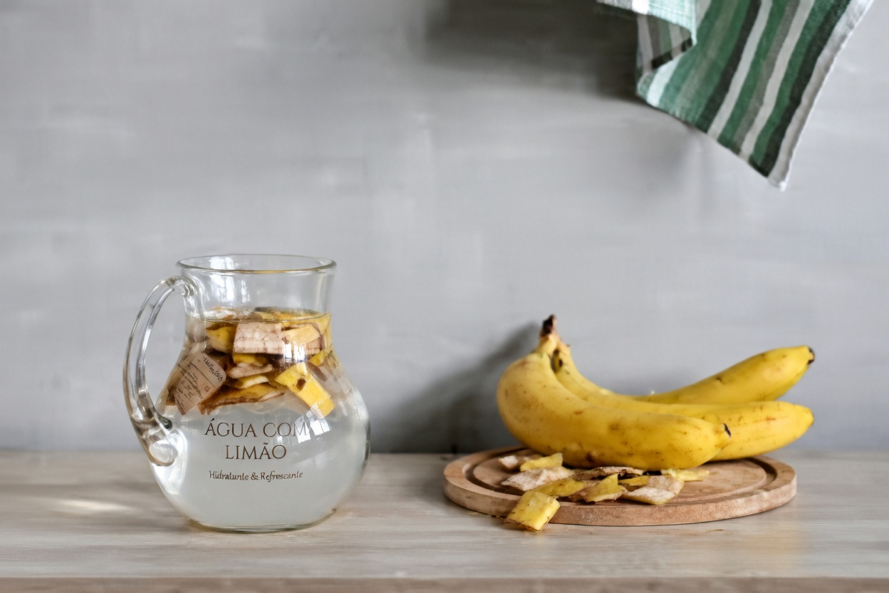 7 Maneiras Naturais de Suavizar Linhas Finas e Aumentar o Brilho da Pele com Cascas de Banana