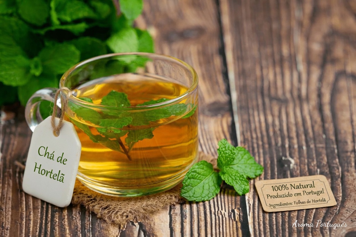 5 bebidas suaves para a noite que podem ajudar a apoiar a função do fígado enquanto você dorme