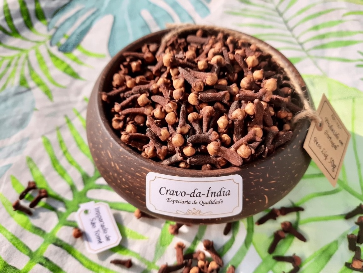 O que acontece se você comer 2 cravos-da-índia por dia durante 7 dias: insights sobre como o cravo-da-índia pode apoiar o bem-estar de adultos com mais de 50 anos