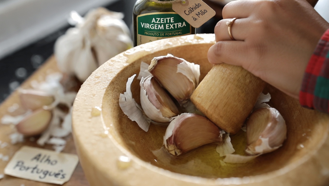 Simples Ritual “Tempero para Unhas” com Alho que Pode Favorecer Unhas dos Pés Mais Saudáveis Naturalmente