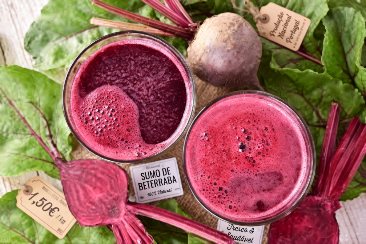 As Suas Pernas Enfraquecem Primeiro Após os 45: 3 Bebidas Simples para Ajudar a Manter a Força e a Mobilidade Estável