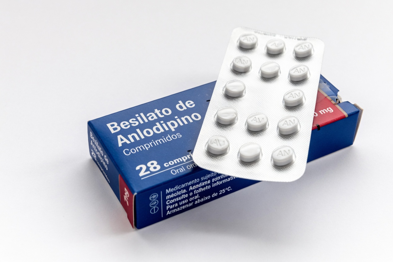 10 Efeitos Colaterais Ocultos da Amlodipina que Seu Médico Talvez Não Mencione