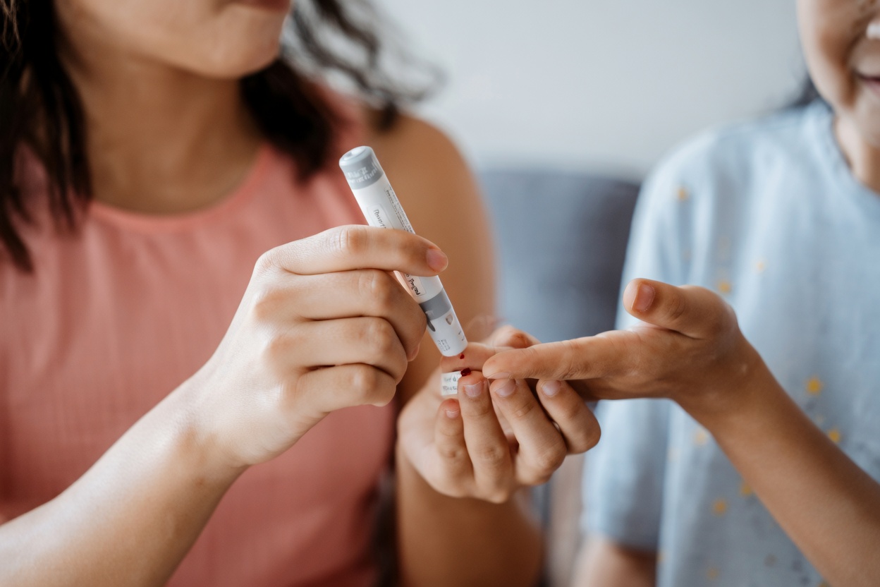 9 Sinais Sutis que Seu Corpo Dá Antes do Diabetes: Um Guia Focado em Mulheres para 2026