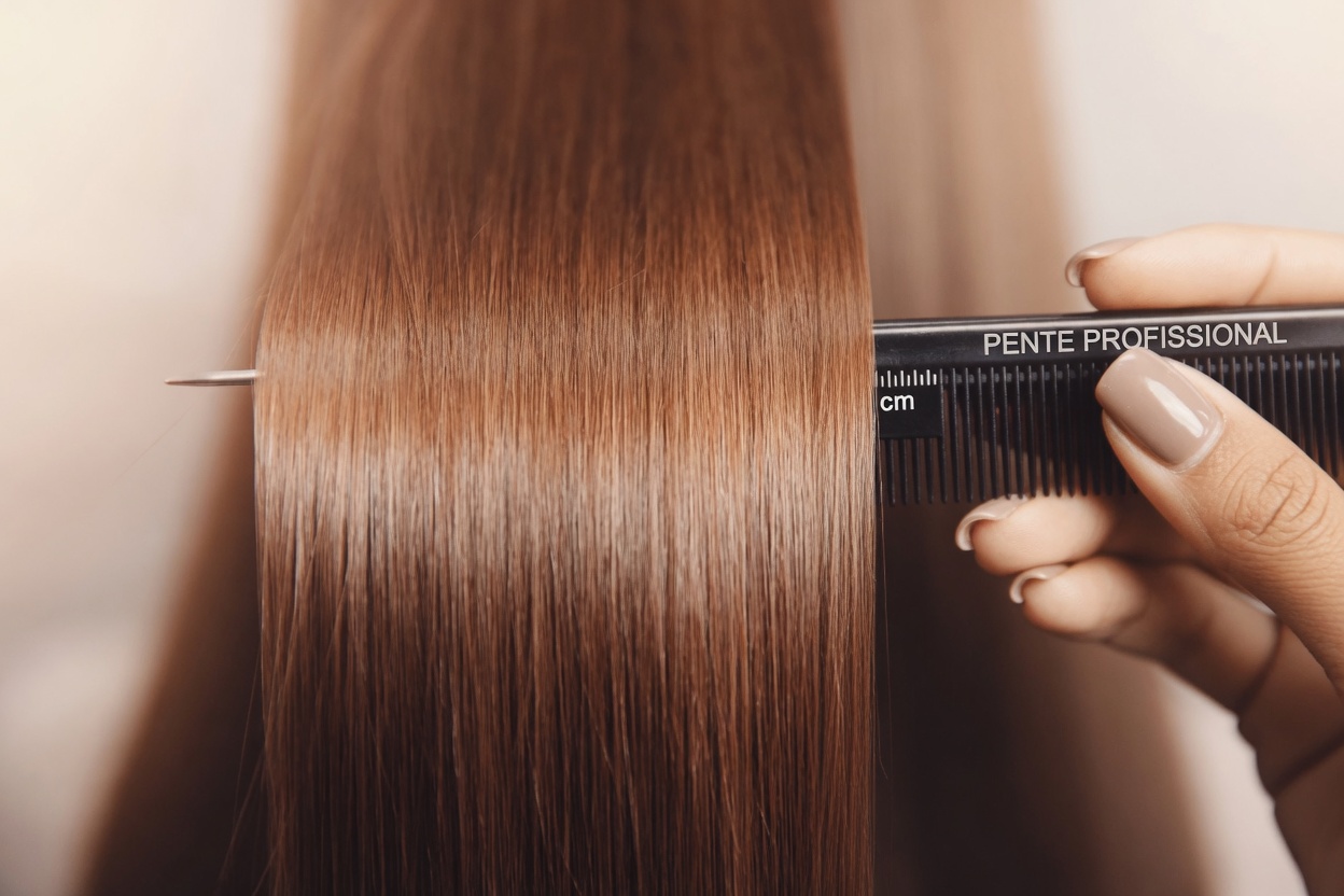 Como Realçar Naturalmente a Cor dos Cabelos Grisalhos com Cascas de Cebola: Um Guia Caseiro Suave para Resultados Sutis