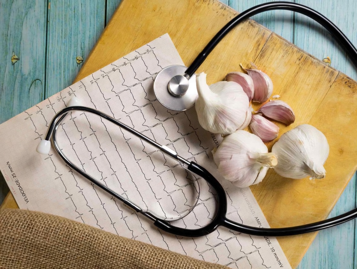 Desbloqueando o Bem-Estar: O Que Acontece Quando Você Come Dois Dentes de Alho Cru por Dia