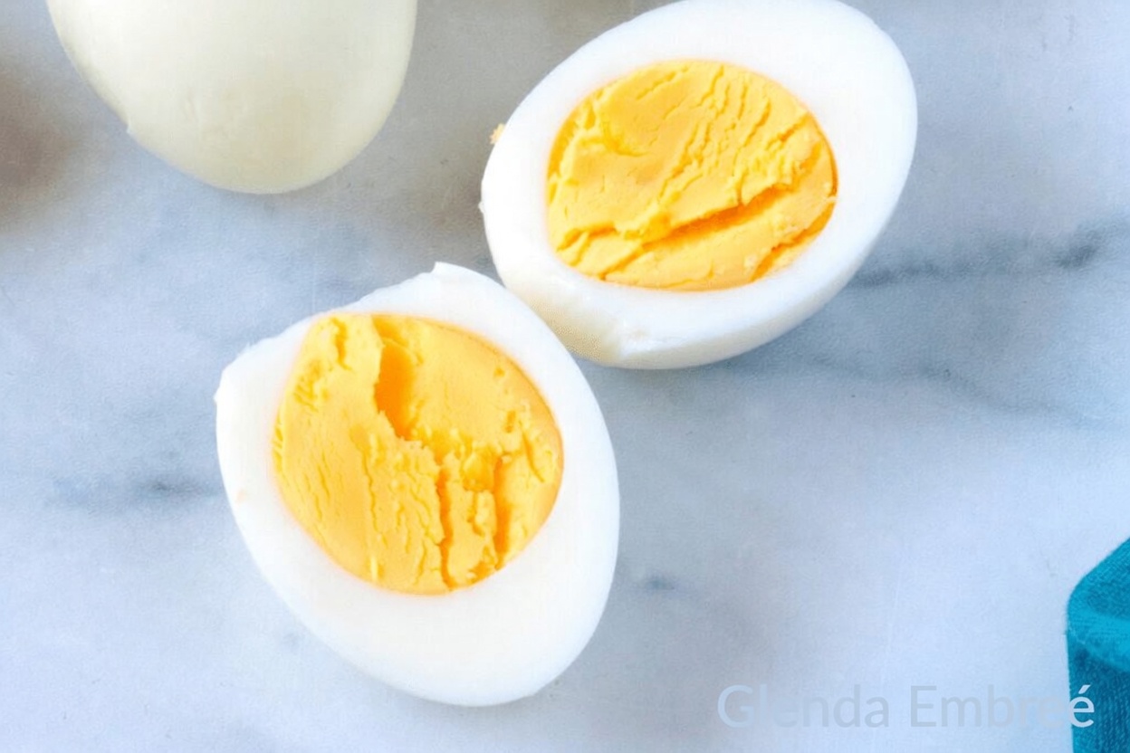 10 Potenciais Benefícios para a Saúde de Comer 2 Ovos Cozidos Todas as Manhãs