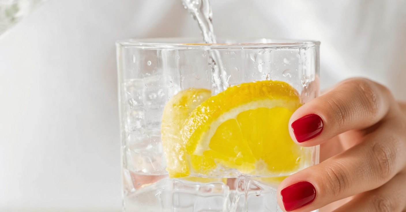 Descubra 13 erros comuns que você pode estar cometendo na sua rotina de água com limão e maneiras simples de corrigi-los