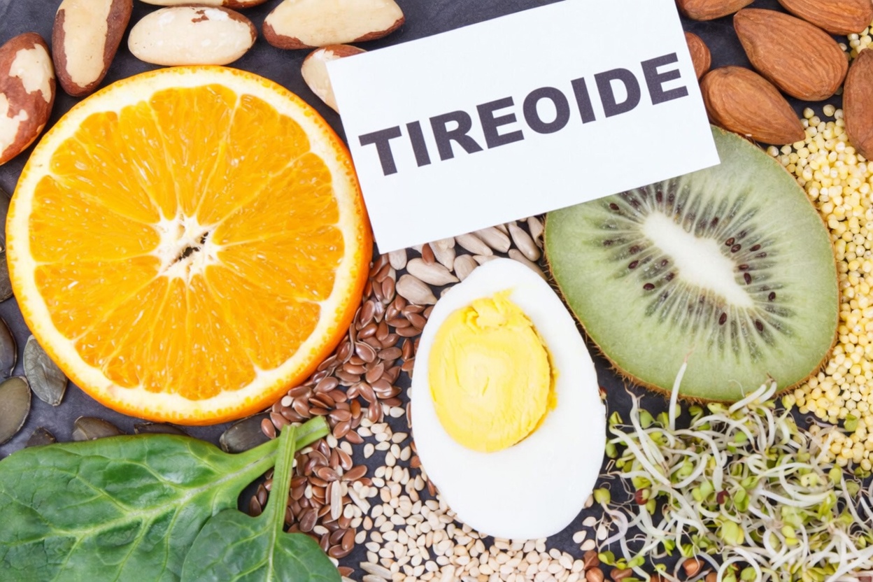 9 Frutas do Dia a Dia que Podem Apoiar Naturalmente a Saúde da Tireoide