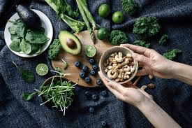 Diga adeus às cãibras nas pernas: 8 vitaminas que todo idoso precisa para pernas mais fortes