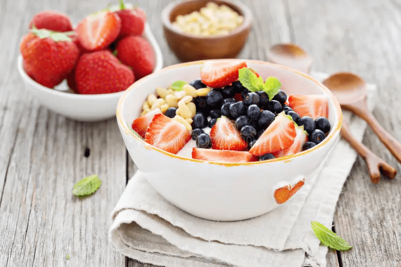 Descubra 7 alimentos ricos em nutrientes que podem ajudar a preservar a massa muscular contra a sarcopenia após os 60 anos