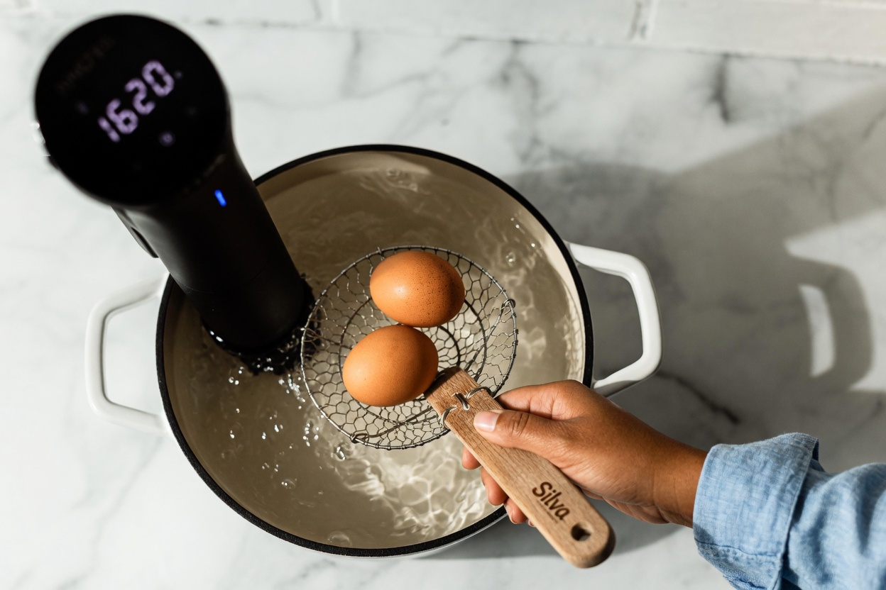 Não Cozinhe Ovos Diretamente na Água — Veja Como Hotéis Cinco Estrelas Preparam Seus Ovos!