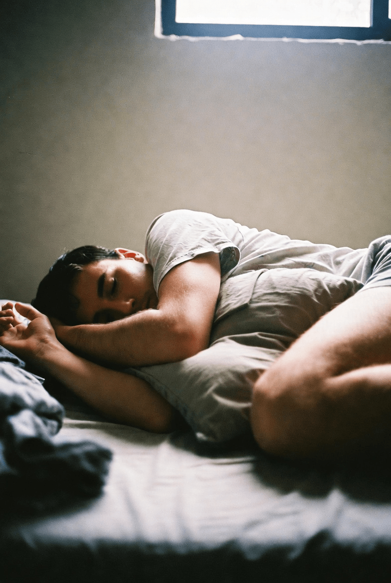 Pare de Dormir Assim! Maneiras Simples de Proteger Sua Coluna Enquanto Você Descansa