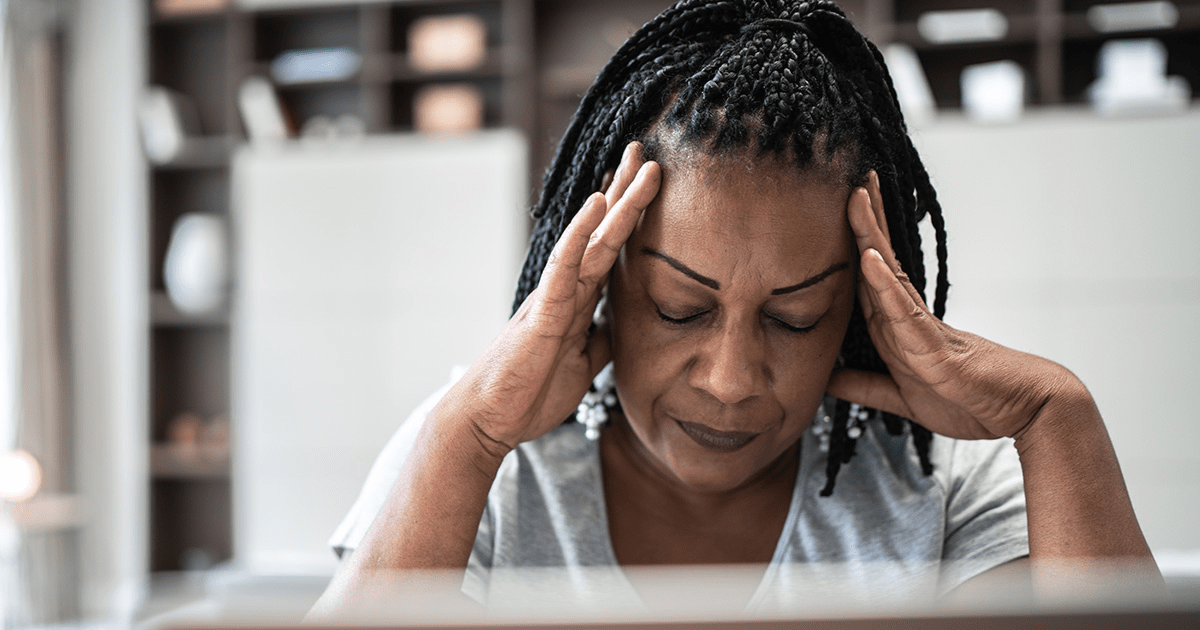 10 Sintomas Silenciosos de Mini AVC Após os 60 que Muitas Vezes Passam Despercebidos, Incluindo o Sinal de Alerta do “Branco”