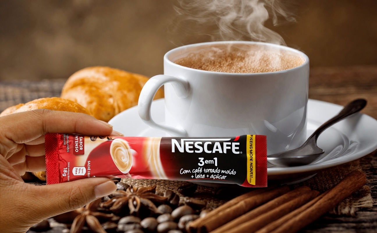 Cabelo Branco para Cabelo Preto Naturalmente em Casa Usando Hábitos Diários Simples e Ingredientes da Cozinha