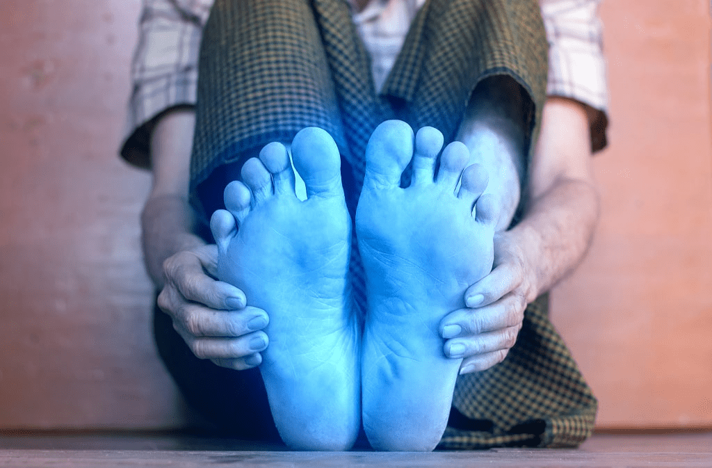 Idosos: Descubra este simples movimento de pernas sentado para melhorar a circulação nas pernas e o conforto diário